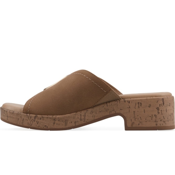 Cliffs by White Mountain Women's Tan Nubuck Slide Sandals - Picture 9 of 12